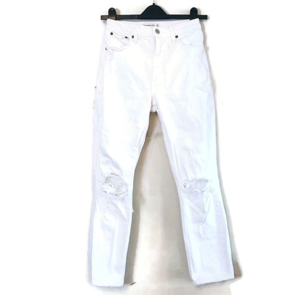 Abercrombie & Fitch White The Mom Hugh Rise Distressed Jeans Women’s size 00 24
